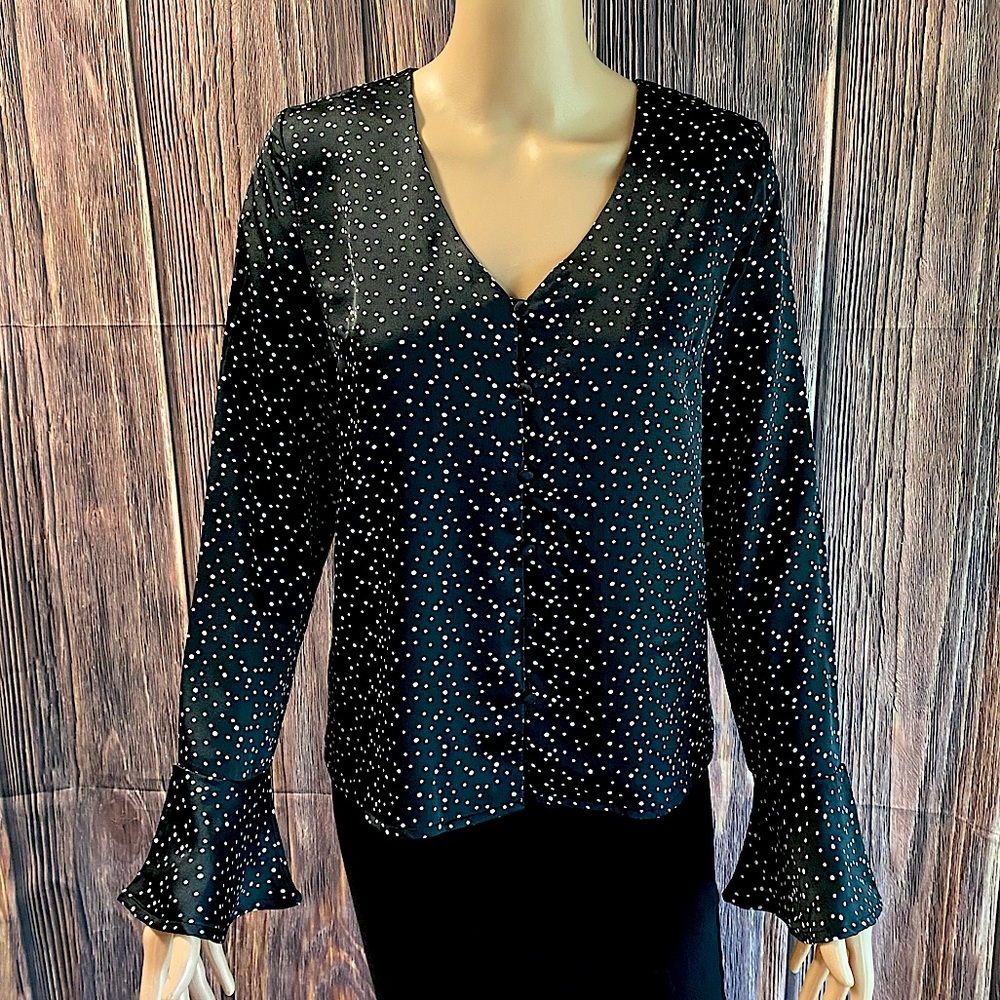 Very J NWT black & white polka dot button down statement sleeve blouse